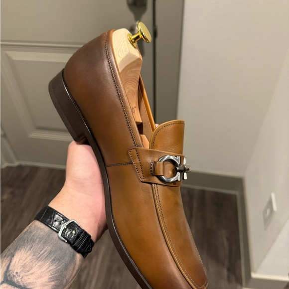 Men’s 9.5 Ferragamo Dress Shoes - Brown - Picture 4 of 4